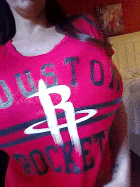 Babes with Big Tits Reveal: Houston Rockets Shirt Showcasing Huge Tits'