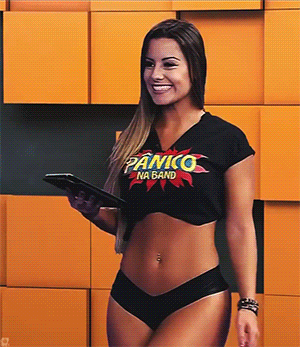 Babes in Black: Panico Na Band's Sizzling Hot Babe Shows Off Her Tattoo and Bra picture 1 of 1