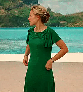 Celebrity Green Dress: A Sizzling Beach Babe'