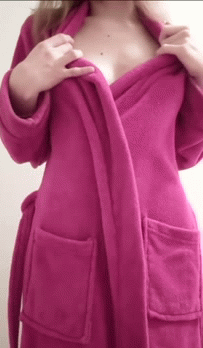 Blonde Teen Amateur Gets Naked picture 1 of 1