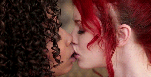 Two Hot Chicks Kissing Each Other's Lips picture 1 of 1