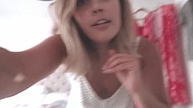 Celebrity Sex Tape: Blonde Bombshell Gets Naughty'