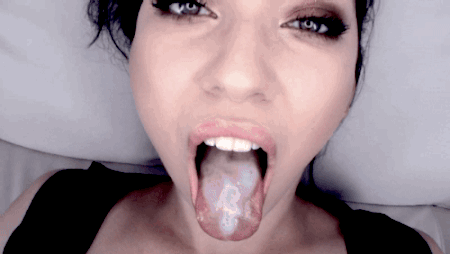 Blowjob Babe Gives Cumshots picture 1 of 1