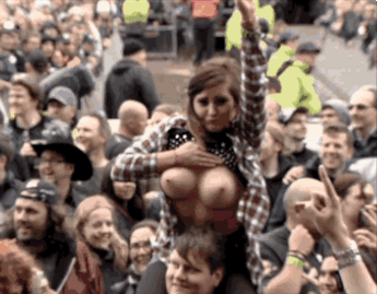 Blonde Amateur Girlfriend Gives Public Sex Funny Moments picture 1 of 1