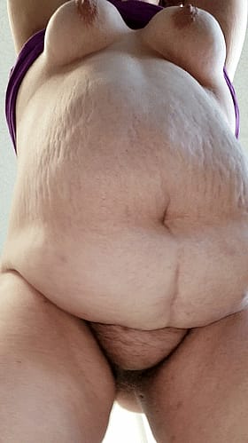 Amateur BBW Belly Pussy: A Sensual Exploration'